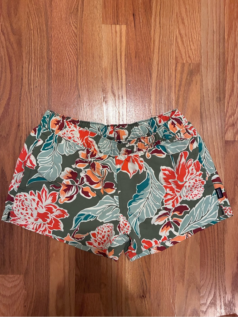 Patagonia Women's Barely Baggies Shorts 2½" Manoa Camp Green Small Like New